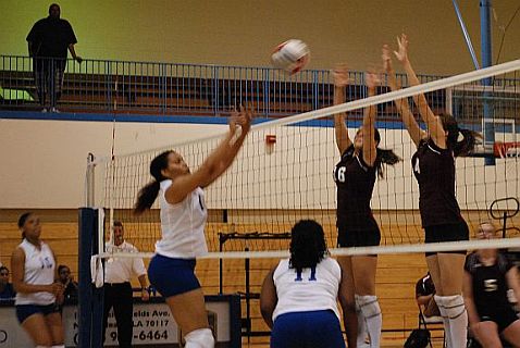 Cage plays at the Net -- Photo Courtesy of Michael Kelley, II